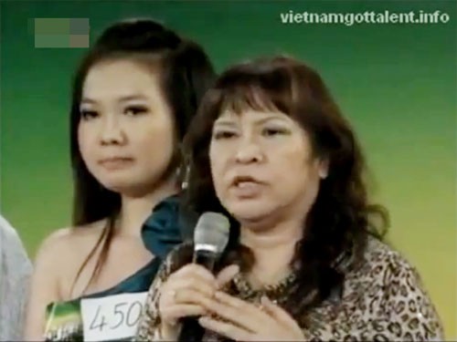 Hai mẹ con Quỳnh Anh trong cuộc thi Vietnam's Got Talent tối 12/2.